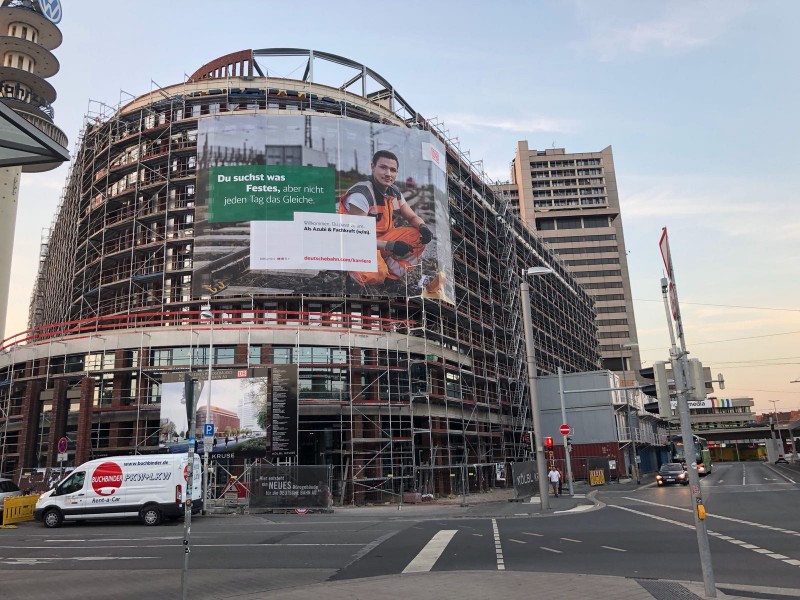 Wir können Fassadenwerbung!